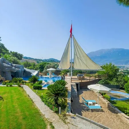 Lucky Kaydirakli Ve Selale Villa Fethiye