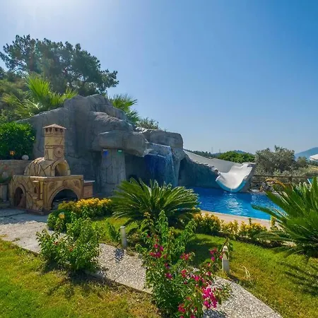 Villa Lucky Kaydirakli Ve Selale Fethiye